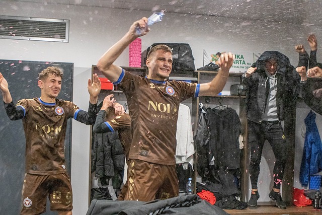 更是利用多 更是利用多